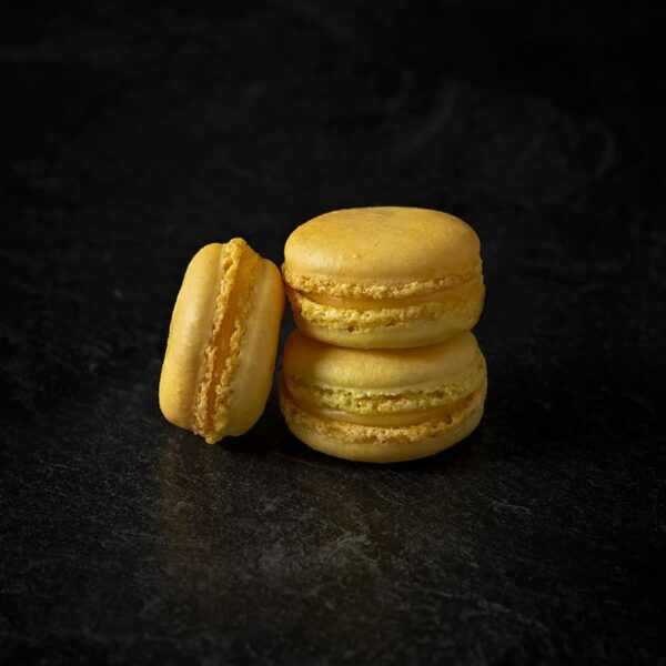 Lemon macaron