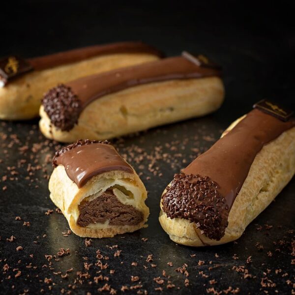 Éclair au chocolat