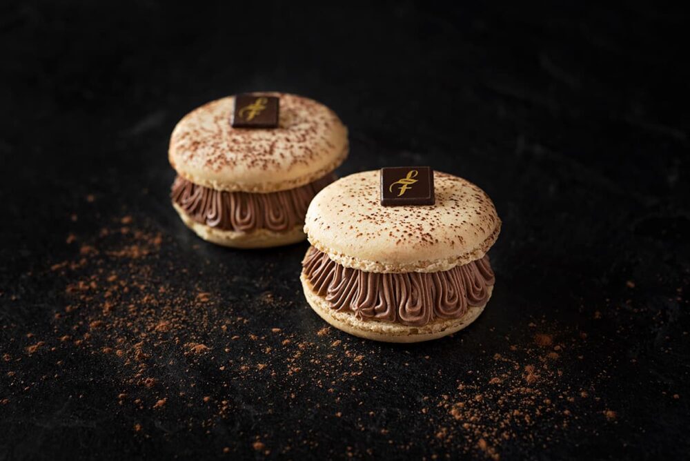 Chocolate Macaron-individual